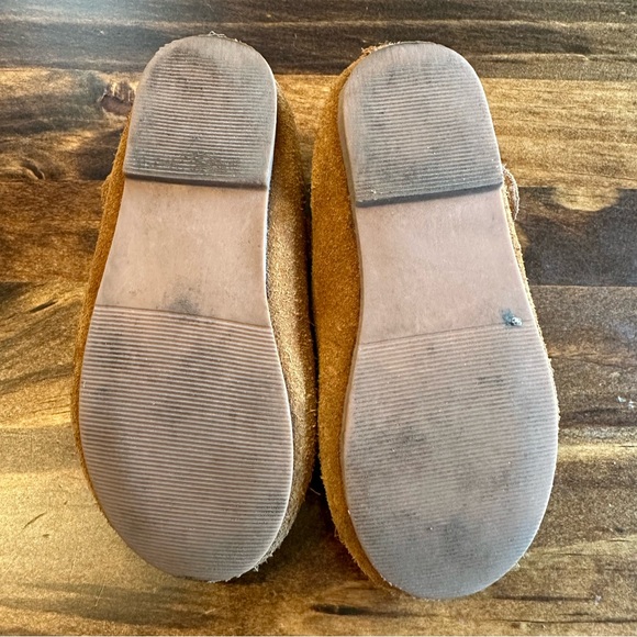 Felix & Flora Size 7 Suede Shoes - Picture 4 of 6
